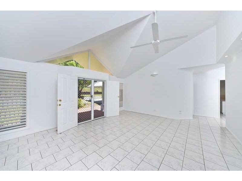 38 Callum Street, Mooroobool QLD 4870
