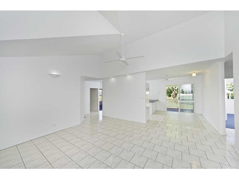 38 Callum Street, Mooroobool QLD 4870
