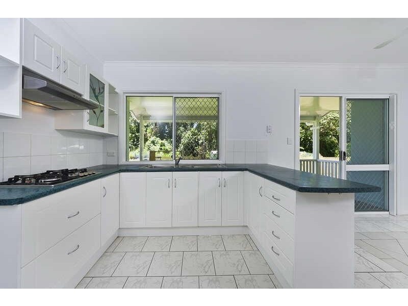 38 Callum Street, Mooroobool QLD 4870