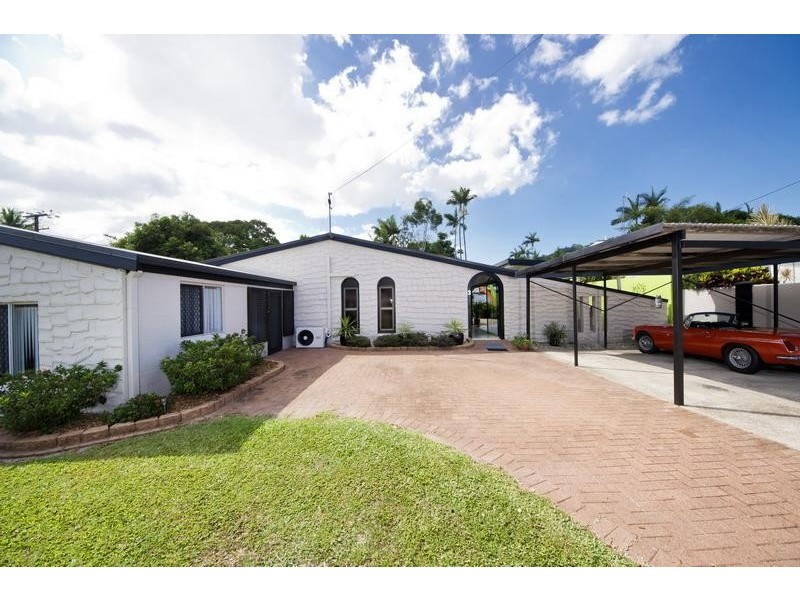 3 York Street, Whitfield QLD 4870