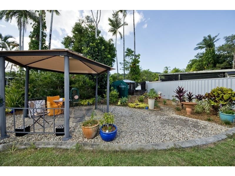 3 York Street, Whitfield QLD 4870