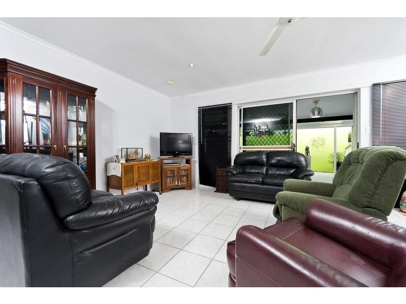 3 York Street, Whitfield QLD 4870