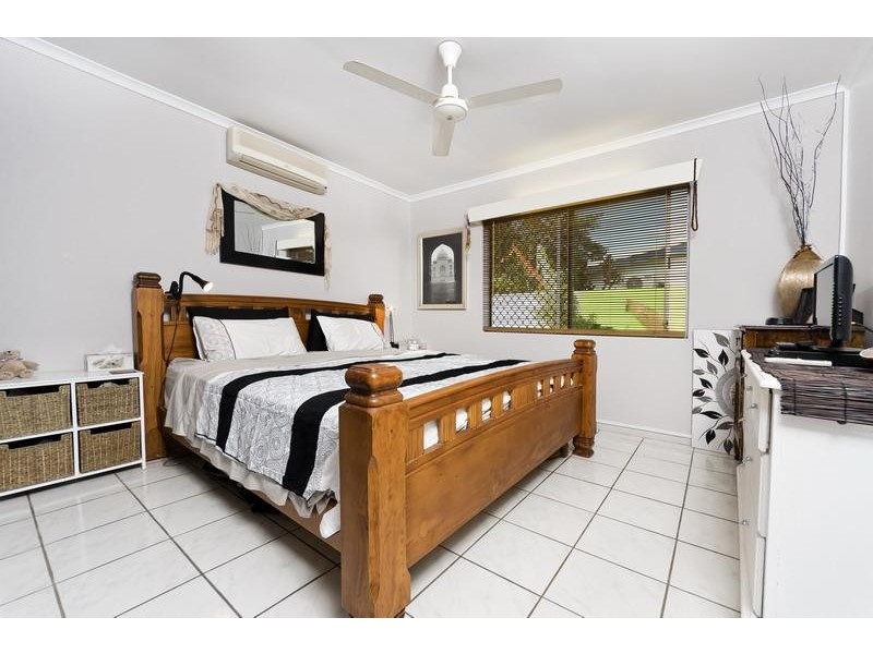 3 York Street, Whitfield QLD 4870