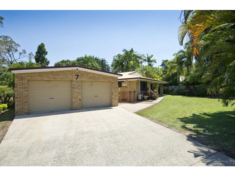 7 Sunflower Drive, Mooroobool QLD 4870