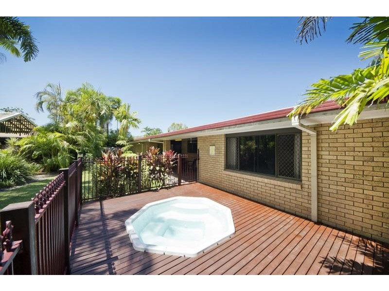 7 Sunflower Drive, Mooroobool QLD 4870