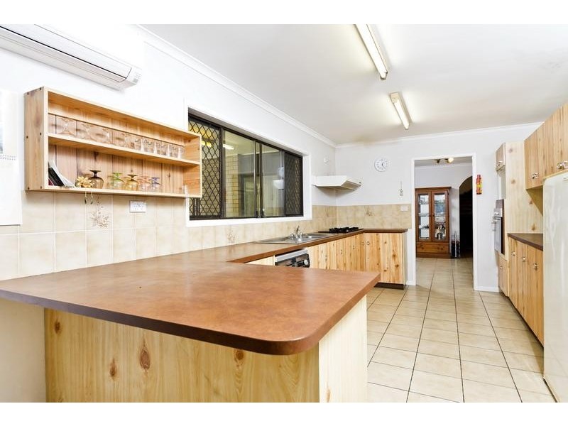 7 Sunflower Drive, Mooroobool QLD 4870