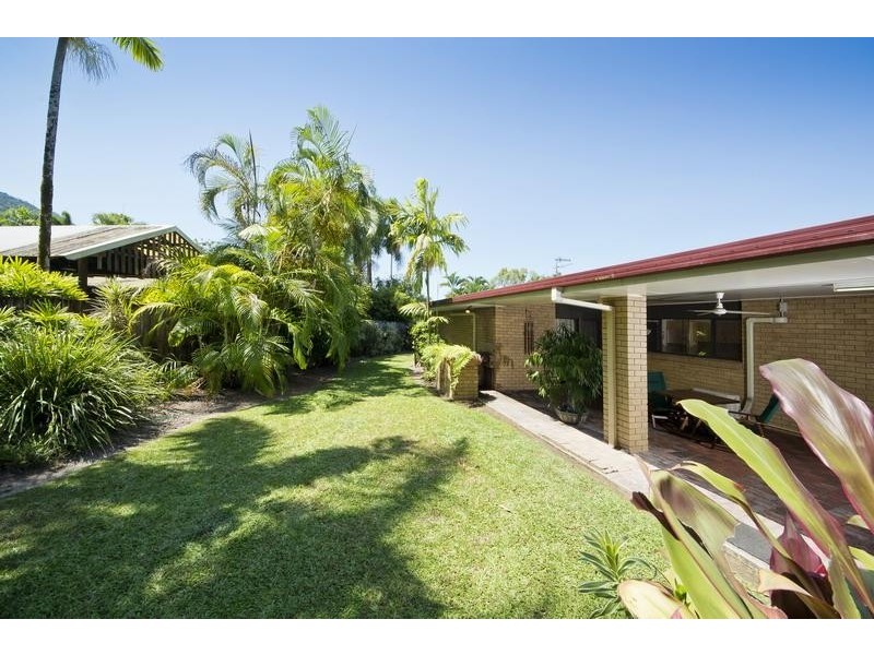 7 Sunflower Drive, Mooroobool QLD 4870