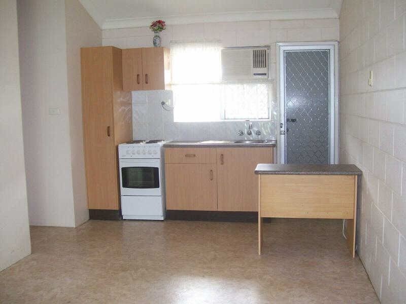 3/485 McCoombe Street, Mooroobool QLD 4870