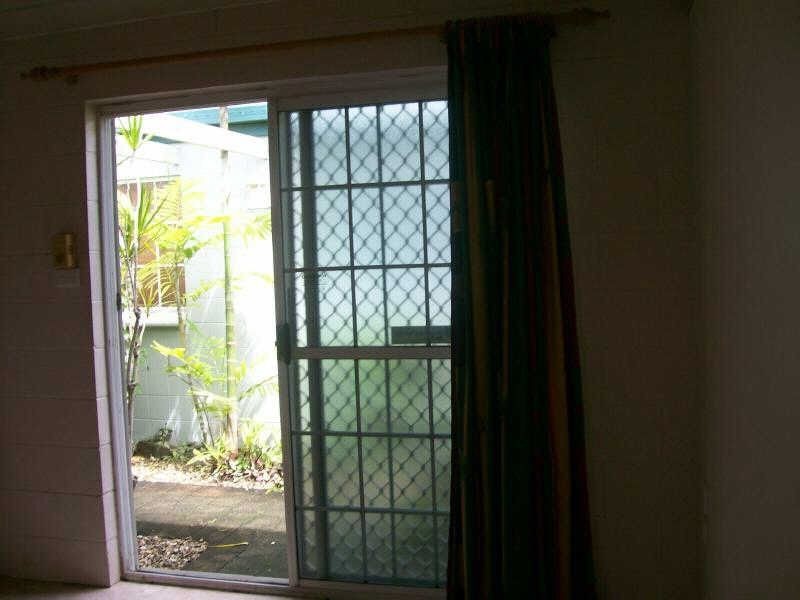 3/485 McCoombe Street, Mooroobool QLD 4870