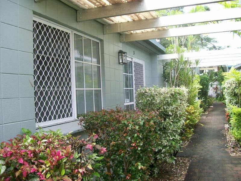 3/485 McCoombe Street, Mooroobool QLD 4870