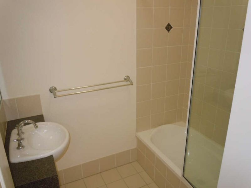 4/24 Old Smithfield Road “Winston Terraces”, Freshwater QLD 4870