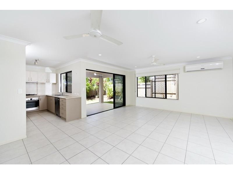 22 Dodd Court, Mooroobool QLD 4870