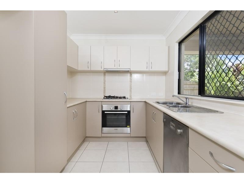 22 Dodd Court, Mooroobool QLD 4870
