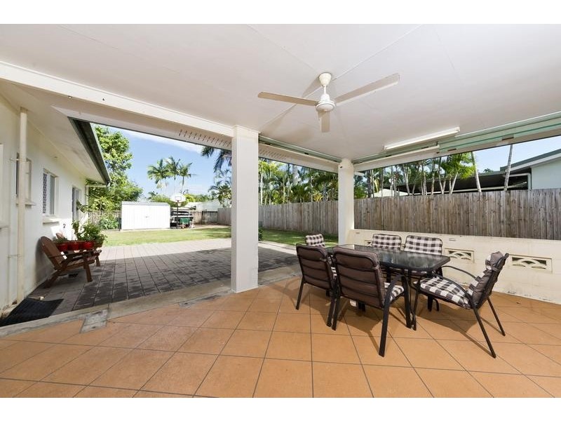 86 Callum Street, Mooroobool QLD 4870