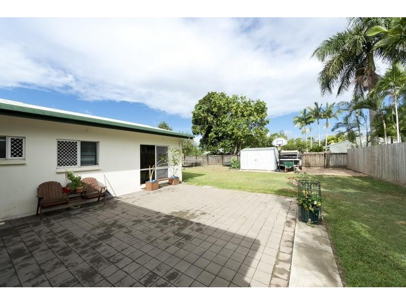 86 Callum Street, Mooroobool QLD 4870