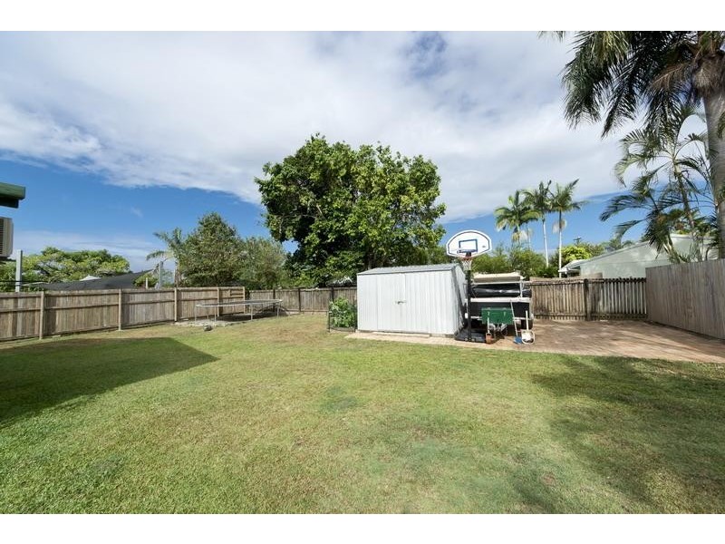 86 Callum Street, Mooroobool QLD 4870