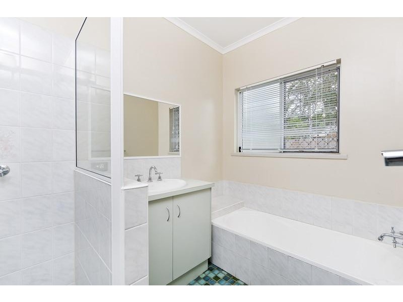 86 Callum Street, Mooroobool QLD 4870