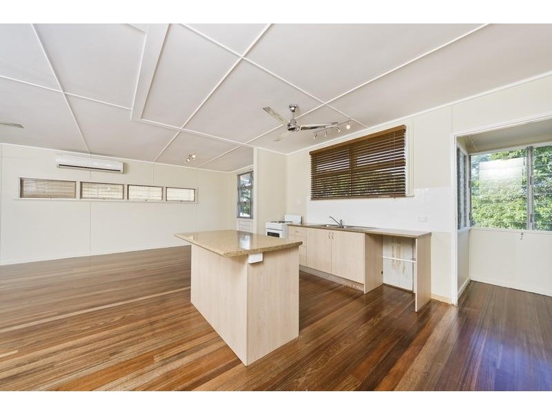 12 Stephens Street, Manunda QLD 4870