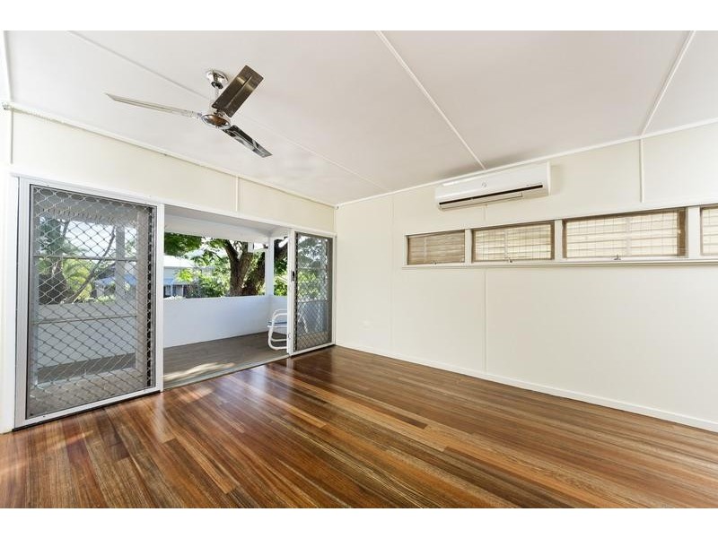 12 Stephens Street, Manunda QLD 4870