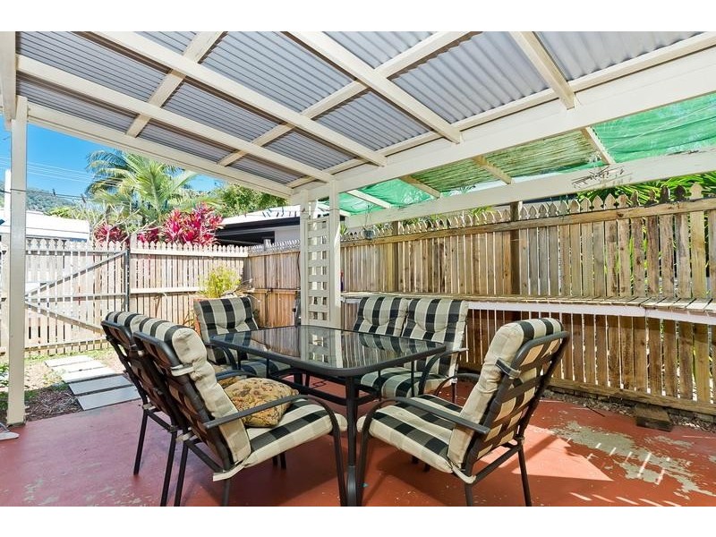 9 Ronto Close, Manoora QLD 4870