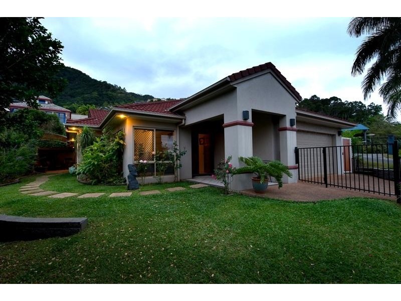 4A Leoni Close, Mooroobool QLD 4870