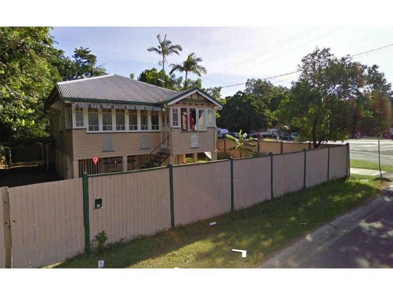 19 Law Street, Cairns North QLD 4870