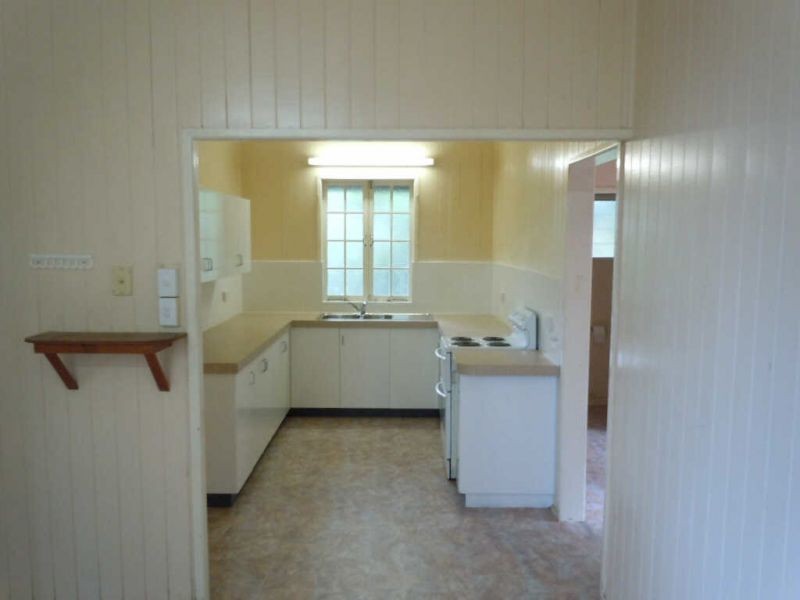 19 Law Street, Cairns North QLD 4870