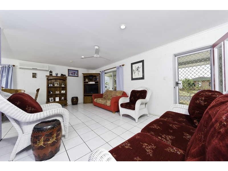 26 Nephrite Street, Woree QLD 4868