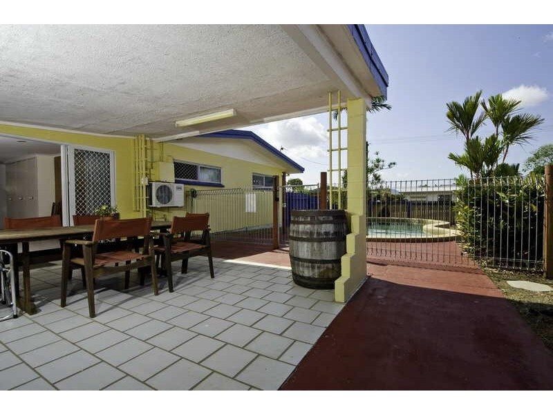 26 Nephrite Street, Woree QLD 4868