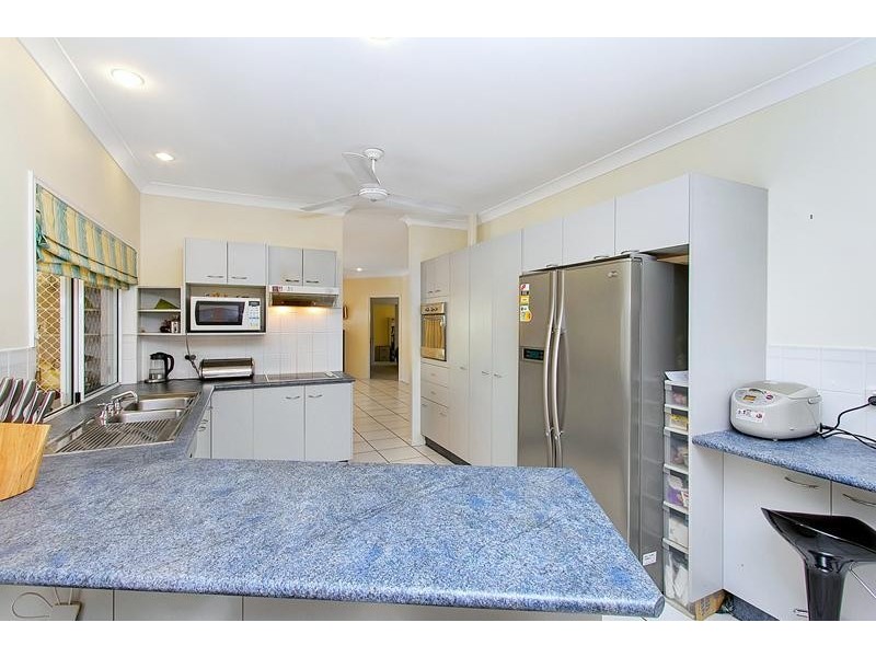 7 Redfern Place, Mooroobool QLD 4870