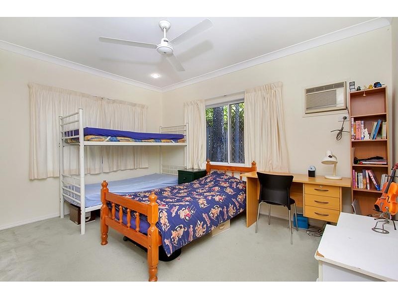 7 Redfern Place, Mooroobool QLD 4870