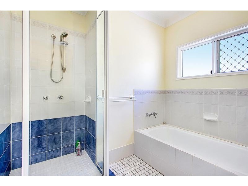 7 Redfern Place, Mooroobool QLD 4870