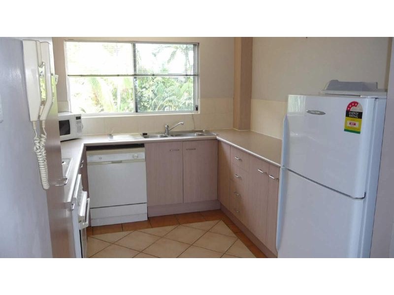 9/303 Lake Street, Cairns QLD 4870