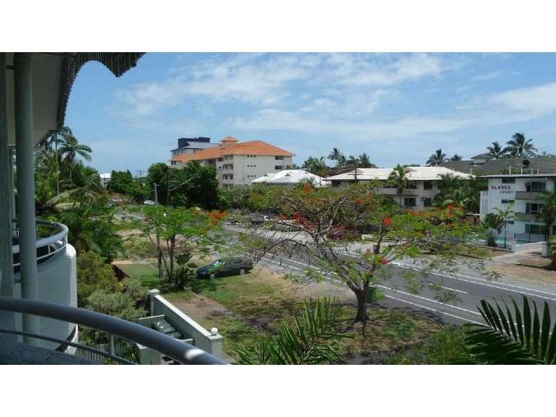 9/303 Lake Street, Cairns QLD 4870