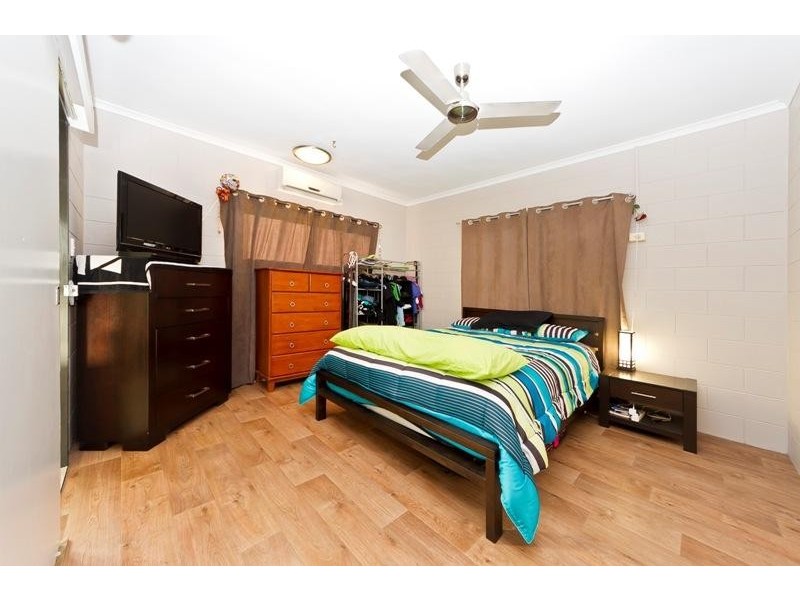 35 Robert Road, Bentley Park QLD 4869