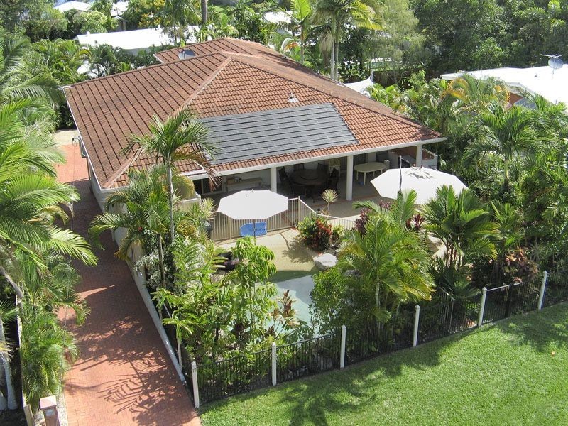 17 Sommerville Crescent, Whitfield QLD 4870