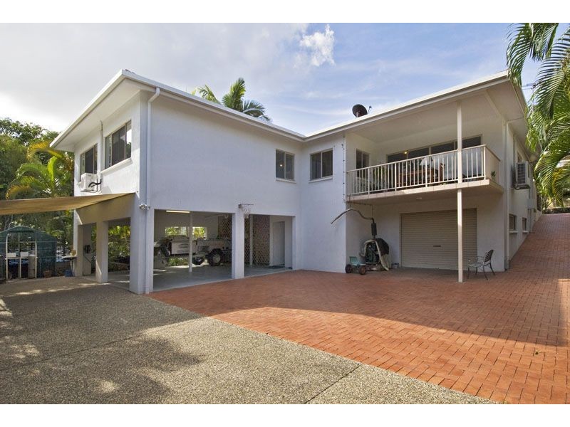 17 Sommerville Crescent, Whitfield QLD 4870
