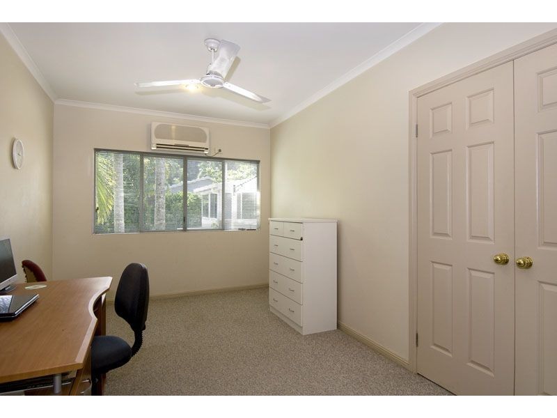 17 Sommerville Crescent, Whitfield QLD 4870