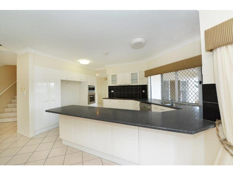3 Rosemont Court, Mooroobool QLD 4870
