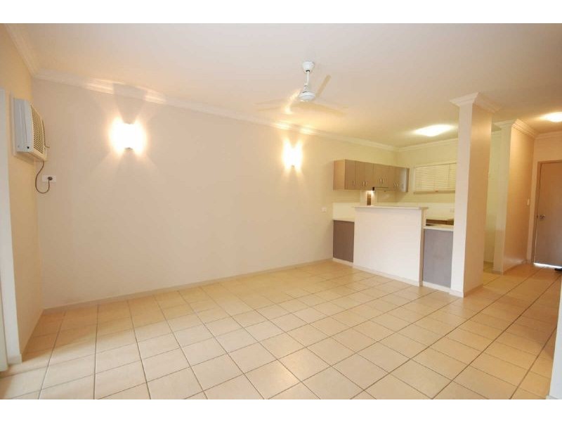 205/2-4 Centenary Close, Manoora QLD 4870