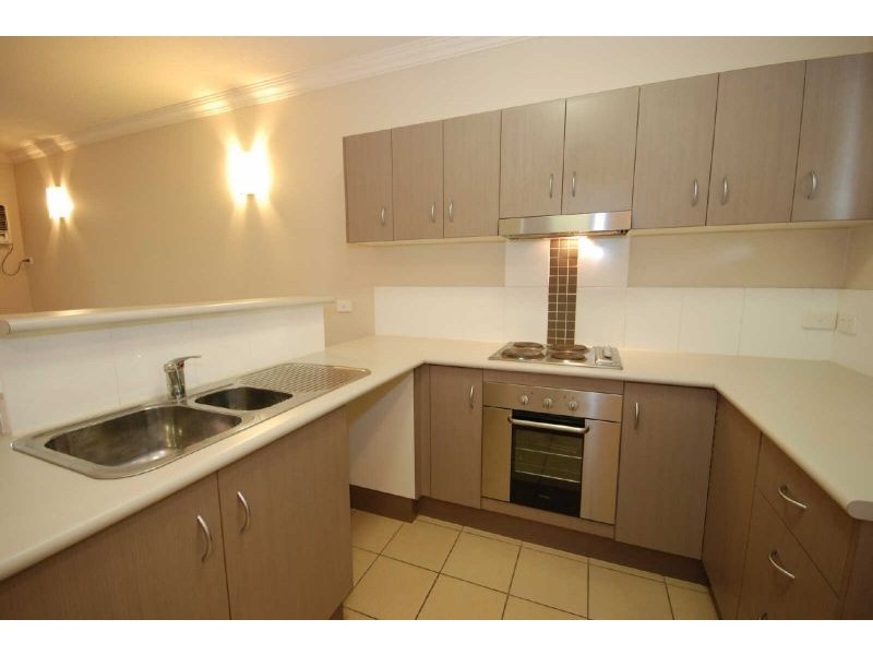 205/2-4 Centenary Close, Manoora QLD 4870