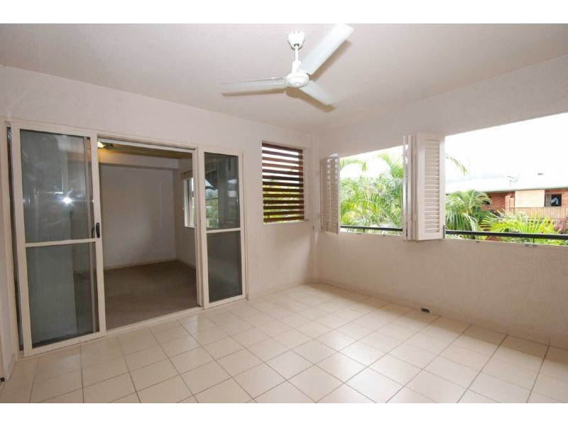 205/2-4 Centenary Close, Manoora QLD 4870