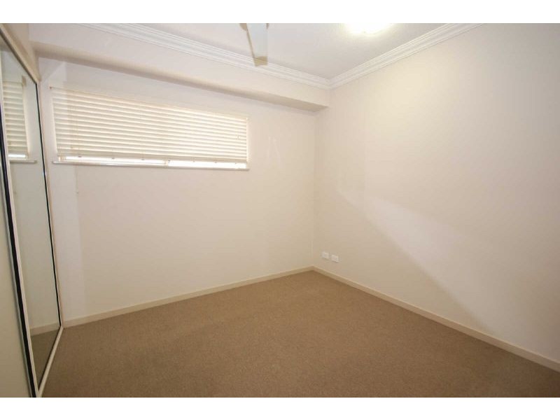 205/2-4 Centenary Close, Manoora QLD 4870