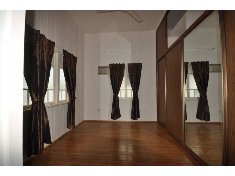 12 Leoven Street, Parramatta Park QLD 4870
