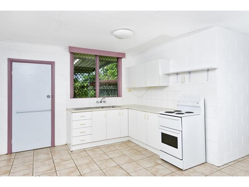 27 Sandown Close, Woree QLD 4868