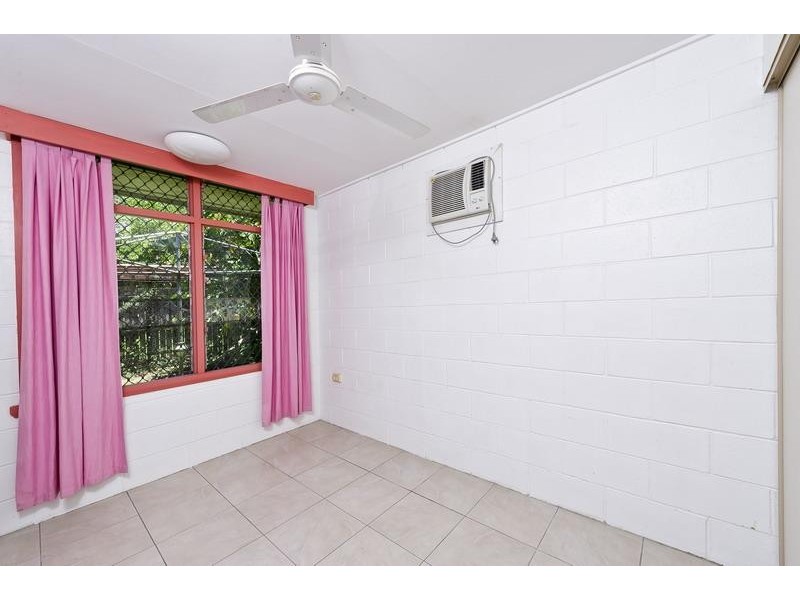 27 Sandown Close, Woree QLD 4868