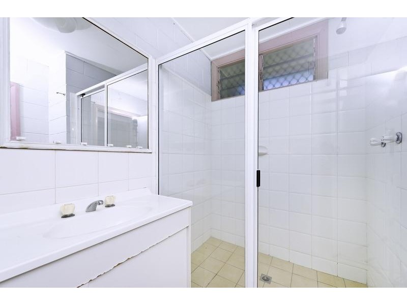 27 Sandown Close, Woree QLD 4868