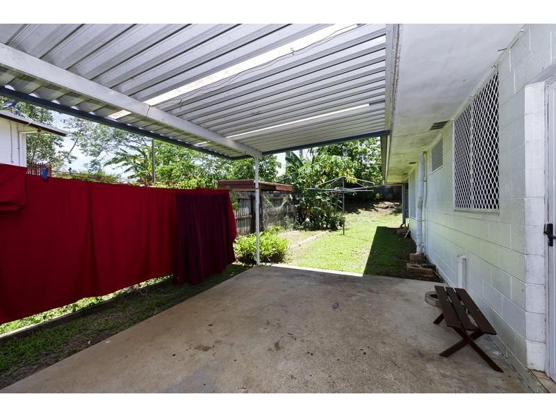 27 Sandown Close, Woree QLD 4868