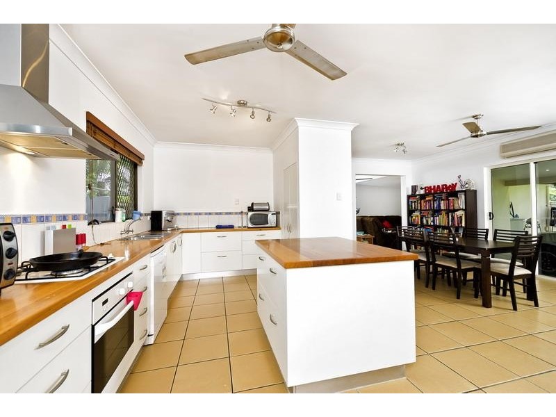 13 Coleus Court, Mooroobool QLD 4870