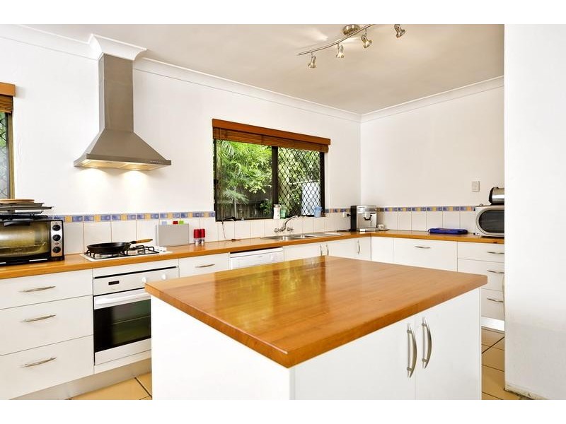 13 Coleus Court, Mooroobool QLD 4870